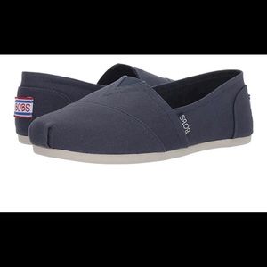 BOBS from SKECHERS peace, love and and plush